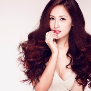cach-cham-soc-toc-dep-cho-phai-nu-dip-tet-2023